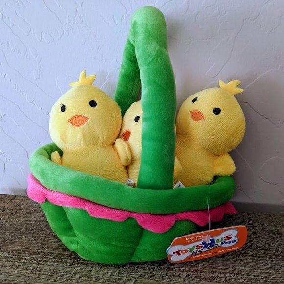 New W/Tags: Easter Basket W/Three Peeps (each one has a squeaker) - Picture 1 of 6